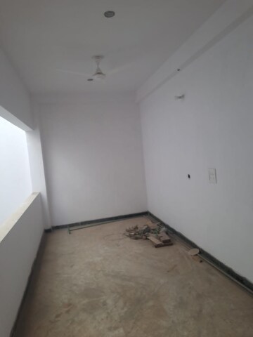 Room in 4 BHK Builder Floor at Ansal Plaza Sector-23, Sector 23 – for Rent