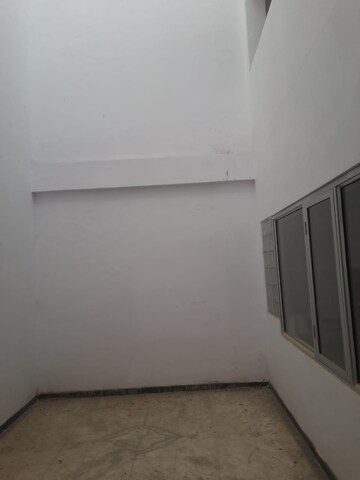 Room in 4 BHK Builder Floor at Ansal Plaza Sector-23, Sector 23 – for Rent