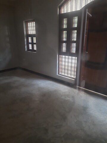 Room in 4 BHK Builder Floor at Ansal Plaza Sector-23, Sector 23 – for Rent