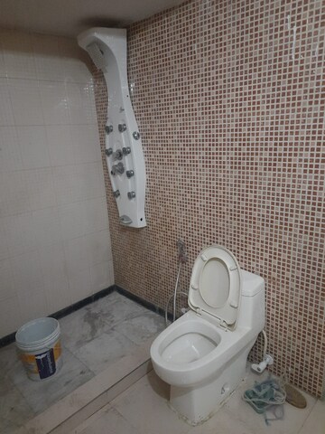 Bathroom in 4 BHK Builder Floor at Ansal Plaza Sector-23, Sector 23 – for Rent