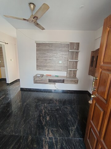 Room in 2 BHK Apartment at Jp Nagar – for Rent