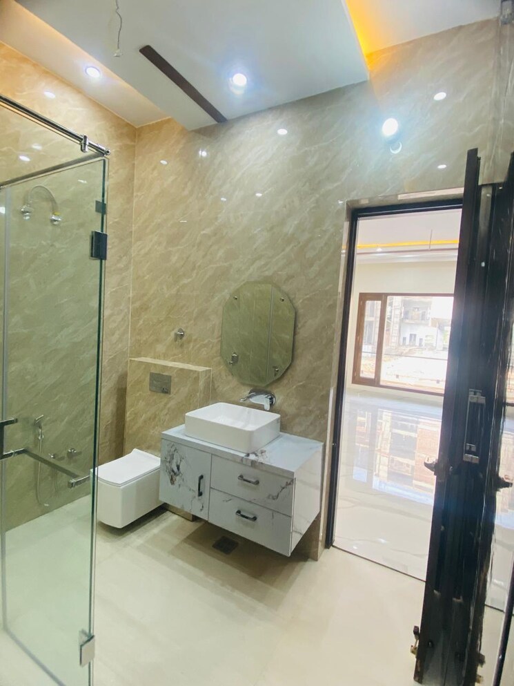 Bathroom, bestech-park-view-grand-spa 3 Bedroom 2660 Sq.Ft. Apartment In Sector 81 Gurgaon 7952862