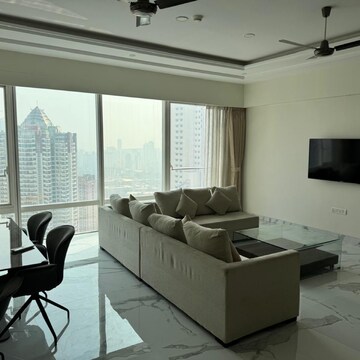 Team Area in 4 BHK Apartment at Indiabulls Blu, Upper Worli – for Rent