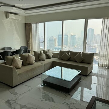 Team Area in 4 BHK Apartment at Indiabulls Blu, Upper Worli – for Rent