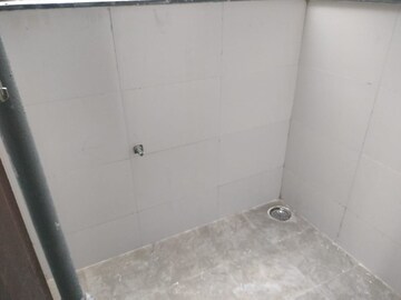 Room in 2 BHK Apartment at Gini Belvista Phase 1, Dhanori – for Rent