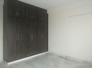 Room in 2 BHK Builder Floor at Unitech Nirvana Country Cedar Crest, Sector 50 – for Rent