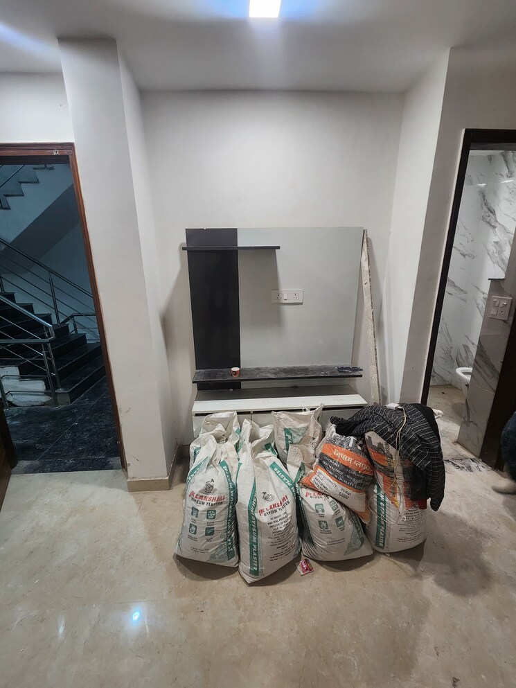  Parking, amolik-residency 3 Bedroom 170 Sq.Yd. Builder Floor In Sector 86 Faridabad 7952937