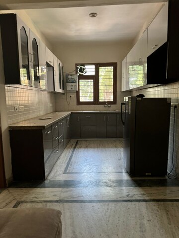 Living Room in 3 BHK Builder Floor at Huda Staff Colony, Sector 46 – for Rent