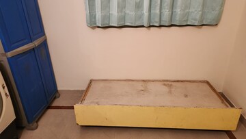 Bedroom in 3.5 BHK Apartment at Orchid Petals, Sector 49 – for Rent
