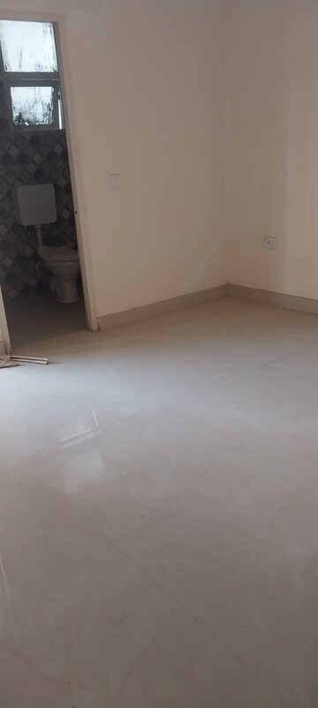 Room in 3 BHK Apartment at Adore Happy Homes Pride, Sector 75 – for Sale