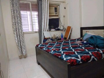 Bedroom in 1 RK Apartment at Vile Parle West – for Rent