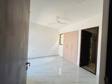 Room in 2 BHK Apartment at Raymond Ten X Habitat, Swastik Garden – for Rent