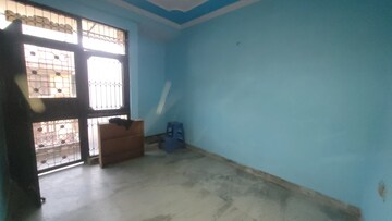Room in 1 BHK Builder Floor at Dilshad Colony – for Rent