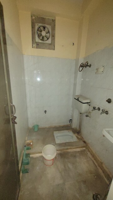 Bathroom in 1 BHK Builder Floor at Dilshad Colony – for Rent