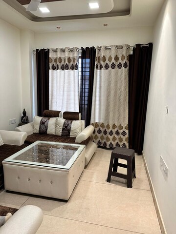 Living Room in 3 BHK Builder Floor at Sector 28 – for Rent