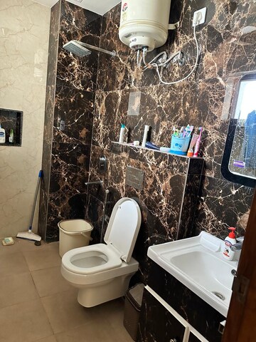 Attached Bathroom in 3 BHK Builder Floor at Sector 28 – for Rent