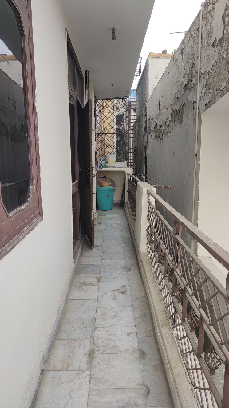 Balcony, dilshad colony 2 Bedroom 850 Sq.Ft. Builder Floor In Dilshad Colony Delhi 7953115