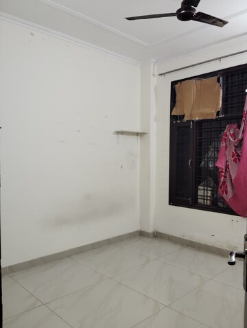 Room in 1 BHK Builder Floor at Sector 45 – for Rent