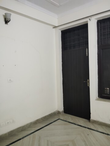Room in 1 BHK Builder Floor at Sector 45 – for Rent