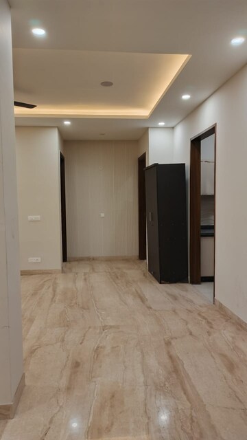 Room in 3 BHK Builder Floor at Ansal Sushant Lok I, Sector 43 – for Rent