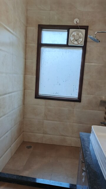 Room in 3 BHK Builder Floor at Ansal Sushant Lok I, Sector 43 – for Rent
