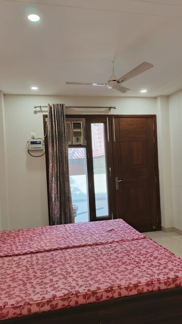 Bedroom in 3 BHK Builder Floor at Ansal Sushant Lok I, Sector 43 – for Rent