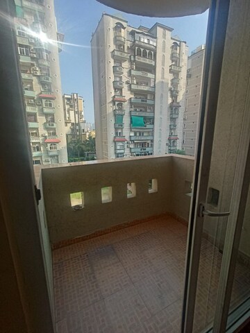 Master Bedroom in 3.5 BHK Apartment at Sector 50 – for Rent