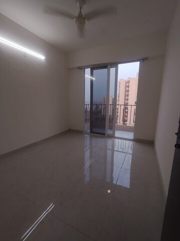 Room in 2 BHK Apartment at Signature Global Orchard Avenue, Sector 93 – for Rent