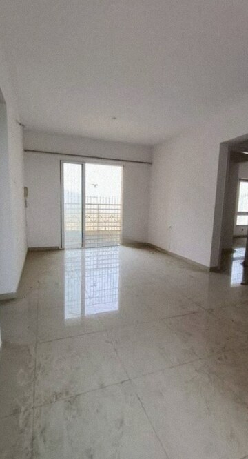 Room in 2 BHK Apartment at Puranik Rumah Bali, Ghodbunder Road – for Rent