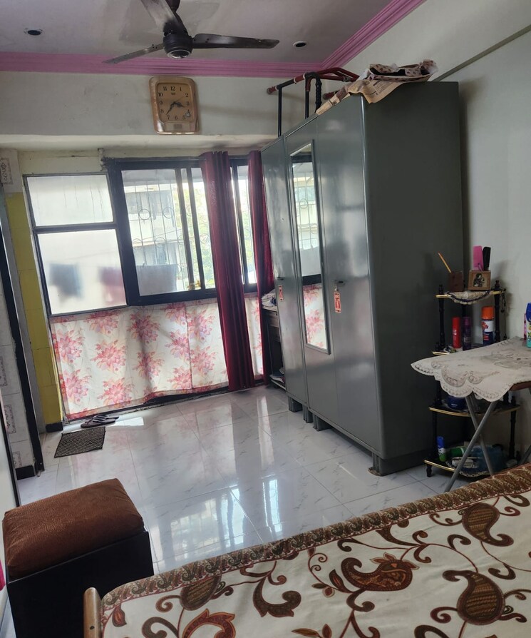 Living Room, manju-tower-chs 1 Bedroom 400 Sq.Ft. Apartment In Andheri West Mumbai 7953158