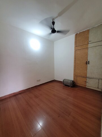 Bedroom in 3.5 BHK Apartment at Dilshad Garden – for Sale