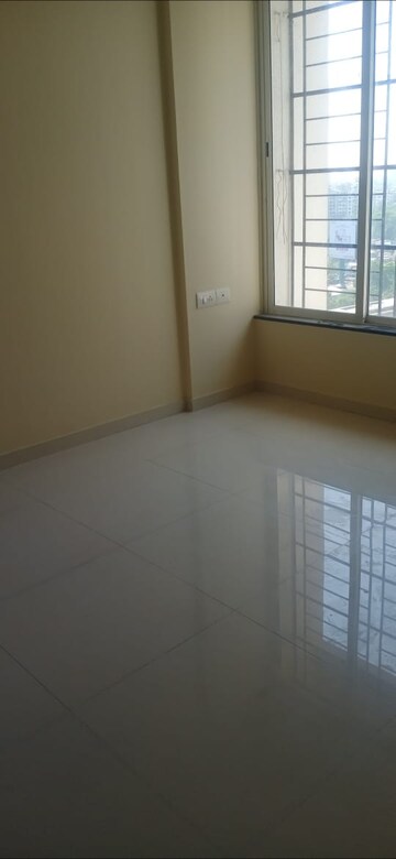 Room in 3 BHK Apartment at Vasant Fiona, Pokhran Road No Two – for Rent