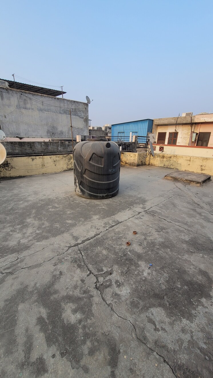 Terrace, dilshad colony 2 Bedroom 750 Sq.Ft. Builder Floor In Dilshad Colony Delhi 7953197