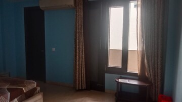 Room in 4 BHK Builder Floor at Safdarjung Development Area – for Rent
