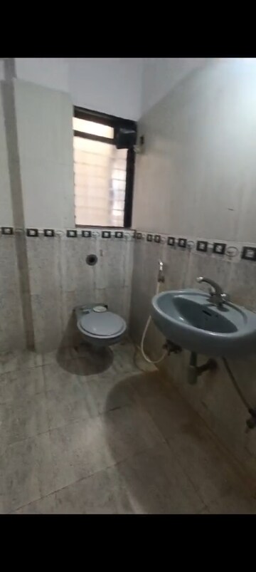 Master Bedroom in 3 BHK Apartment at Vakola – for Rent