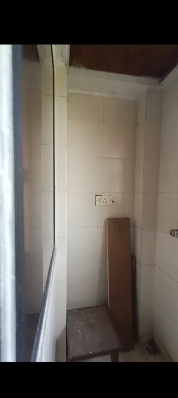 Bathroom, vakola 3 Bedroom 900 Sq.Ft. Apartment In Vakola Mumbai 7953254