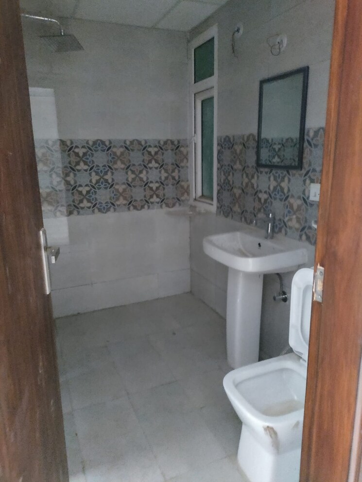 Bathroom, uninav-bliss 3 Bedroom 1990 Sq.Ft. Apartment In Raj Nagar Extension Ghaziabad 7953335