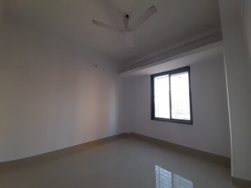 Room in 1 BHK Apartment at Goregaon West – for Rent