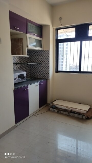 Room in 1 BHK Apartment at Vihang Valley Phase 3, Kasarvadavali – for Rent