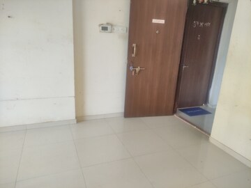 Room in 2 BHK Apartment at Vihang Valley Phase 3, Kasarvadavali – for Rent