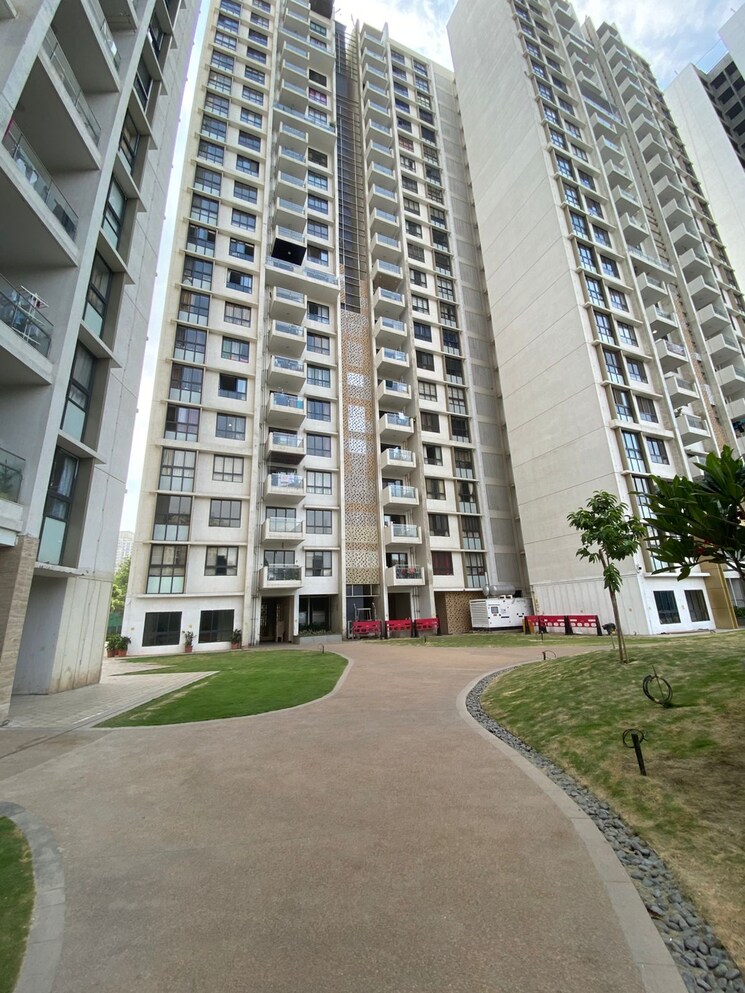 Exterior View, shapoorji-pallonji-vicinia 2 Bedroom 888 Sq.Ft. Apartment In Powai Mumbai 7953434
