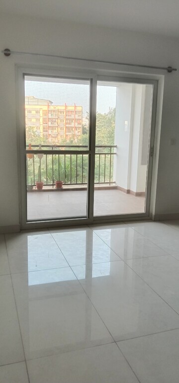 Room in 4 BHK Apartment at Sansidh Galaxy, Thanisandra – for Rent