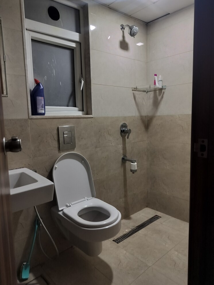 Bathroom, nahar-f-residences 2 Bedroom 983 Sq.Ft. Apartment In Balewadi Pune 7953441