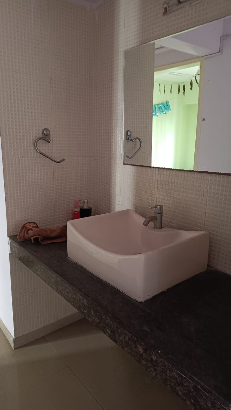 Bathroom, gayatri-bravuria-apartment 2 Bedroom 1219 Sq.Ft. Apartment In Balewadi Pune 7953452