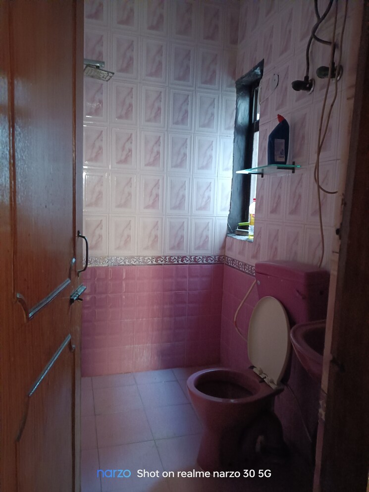 Bathroom, ip extension 3 Bedroom 1250 Sq.Ft. Apartment In Ip Extension Delhi 7953470