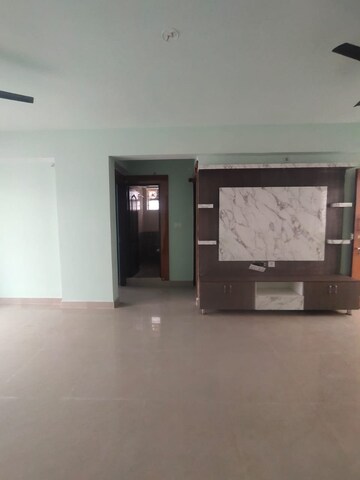 Room in 3 BHK Apartment at NVR Sunpearl Block B, Kadugodi – for Rent
