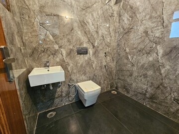 Bathroom in 4 BHK Apartment at Eldeco Fairway Reserve, Sector 80 – for Sale