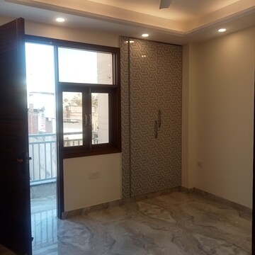 Room in 2 BHK Builder Floor at Chattarpur – for Rent