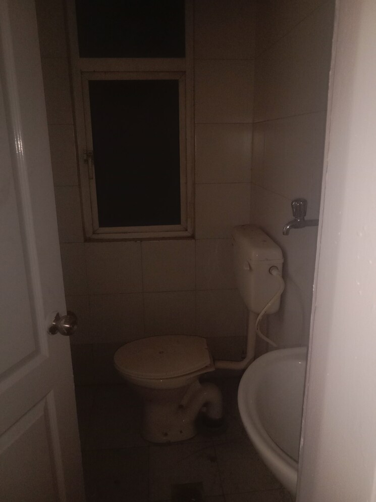 Bathroom, shapoorji-pallonji-joyville-gurgaon 3 Bedroom 1852 Sq.Ft. Apartment In Sector 102 Gurgaon 7953589