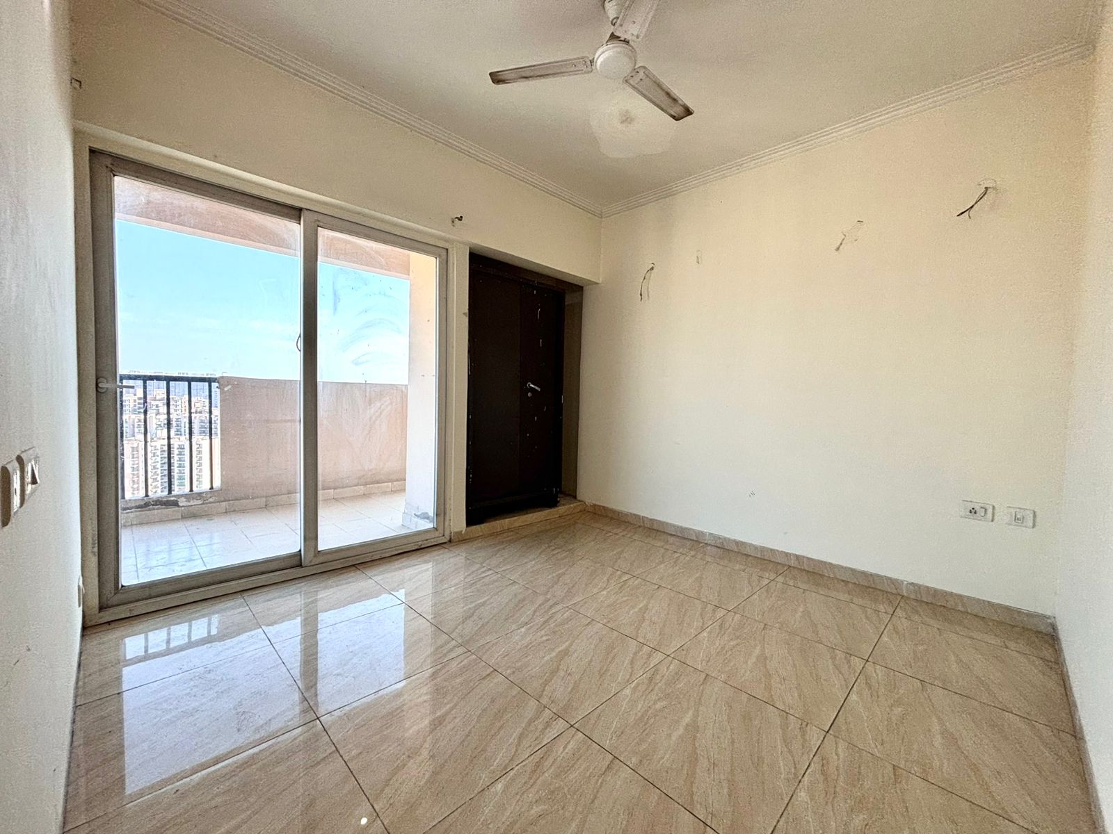 3 BHK Apartment For Sale in Nimbus The Hyde park